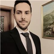 Professeur de mathématiques avec 10 ans d'expérience, titulaire d'un diplôme de magistère en mathématiques appliquées de l'université de Trento, offre des cours particuliers pour enfants et adultes en ligne.